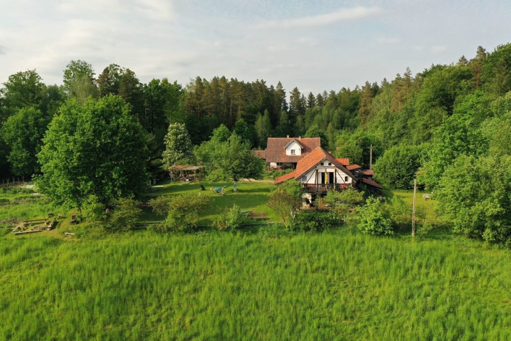 Siedlisko Letnia Kuchnia and its natural surroundings
